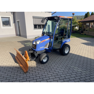 ISEKI TXG 237 Kommunaltraktor mit Räumschild und Kehrbesen
