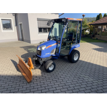 ISEKI TXG 237 Kommunaltraktor mit Räumschild und Kehrbesen