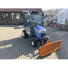 ISEKI TXG 237 Kommunaltraktor mit Räumschild und Kehrbesen